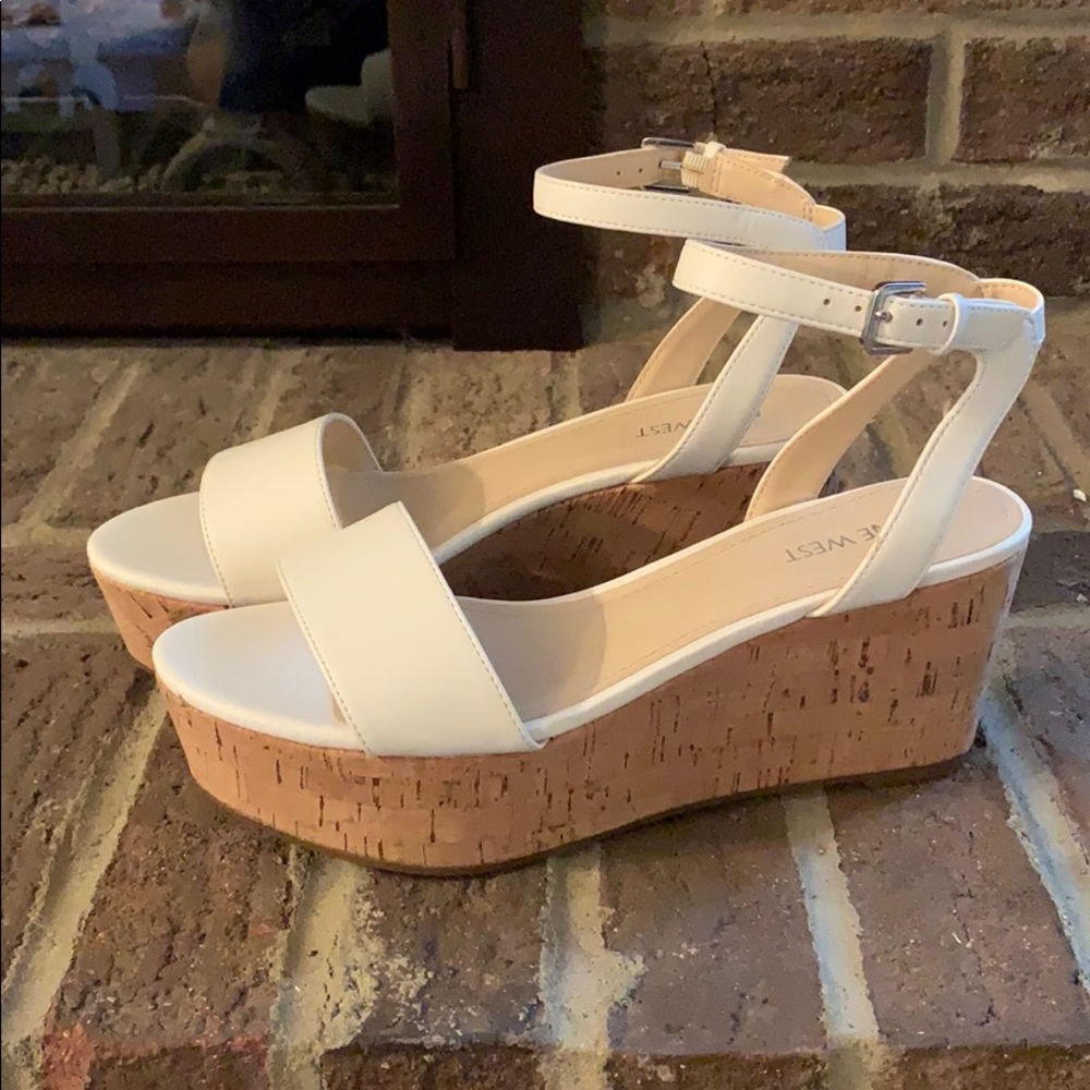 Nine West Women’s Platform Wedge Sandals Size: 8